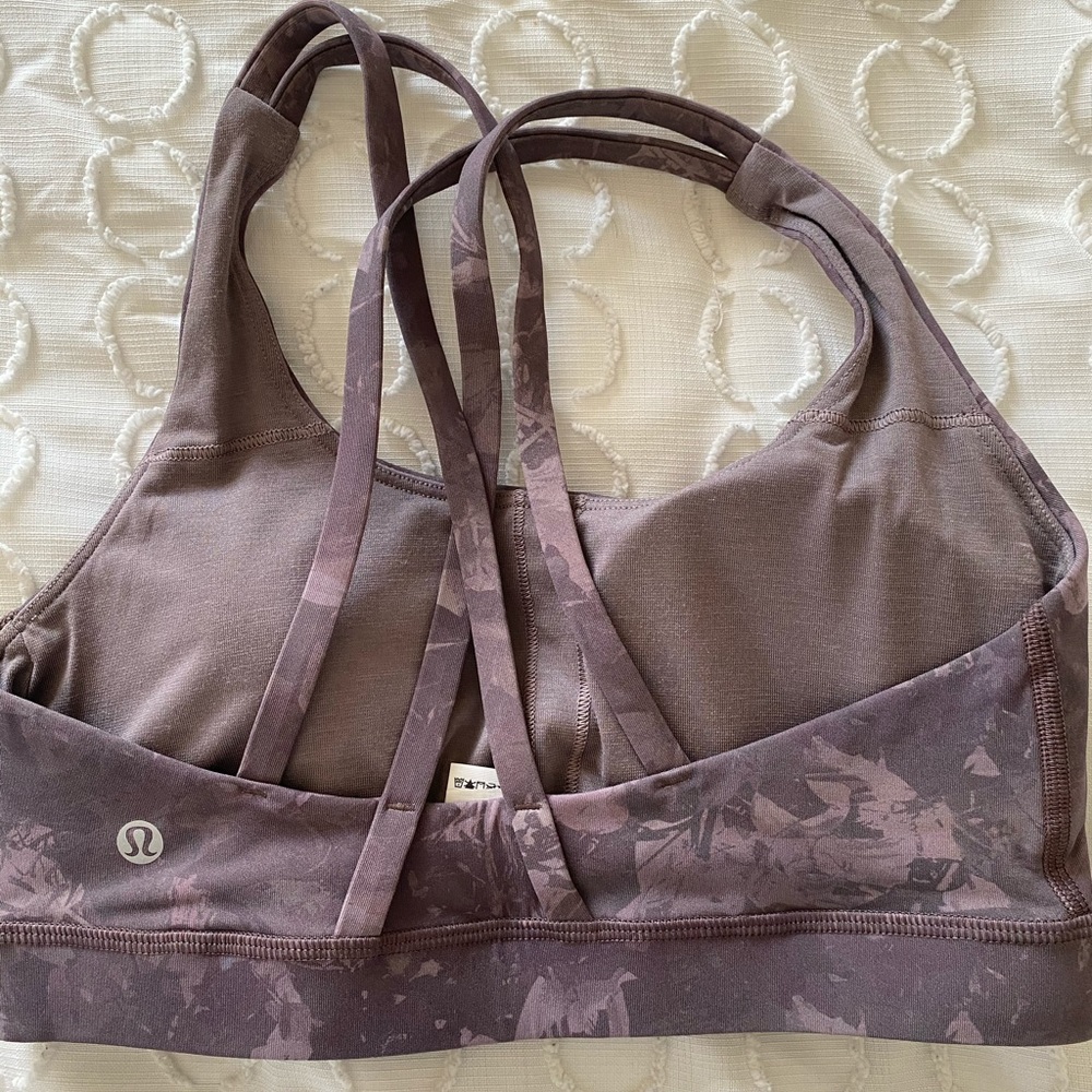 Lululemon sports bra size 6 with cups